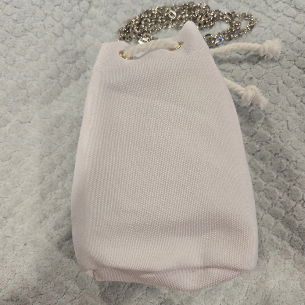 Dior Trio, White Canvas Drawstring Pouch, Chain, Dior Ribbon and Dior Book - Picture 4 of 10